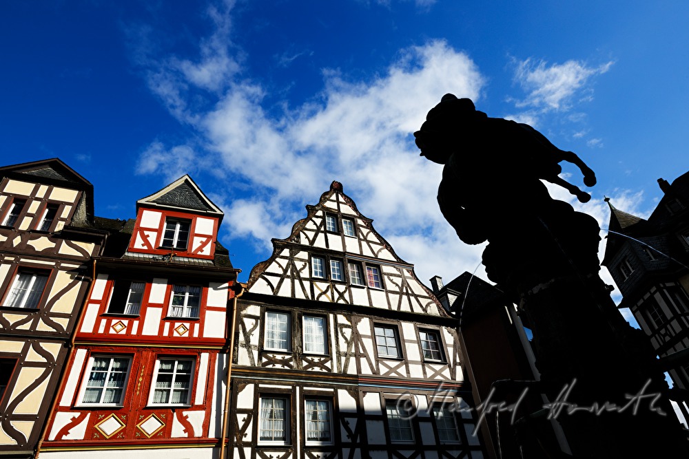 framework houses and Martin Fountain