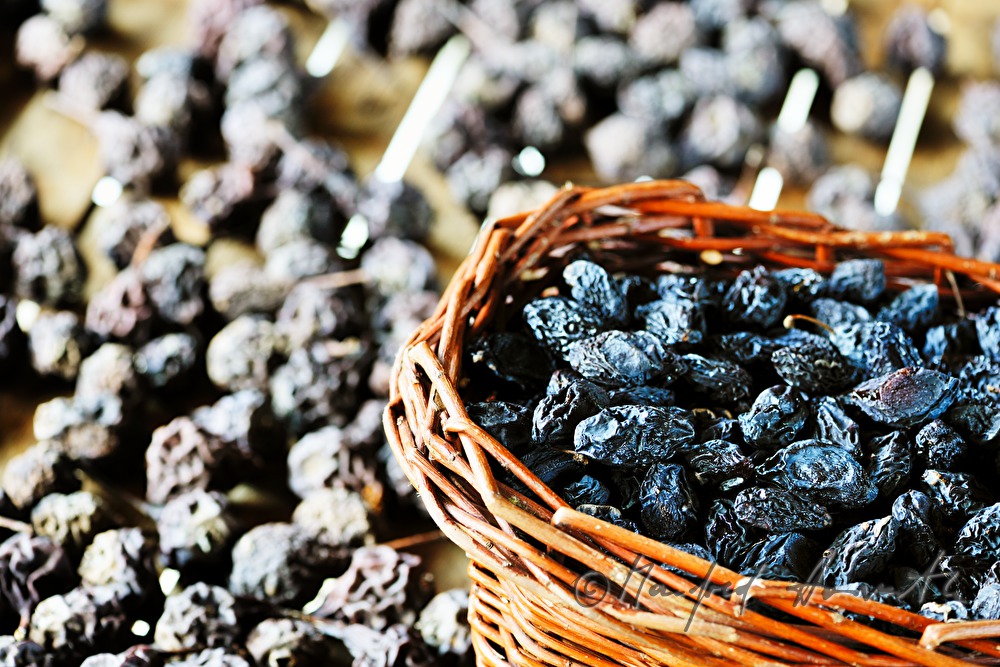 fresh dried pears (Kletzen) in the torrefication hut