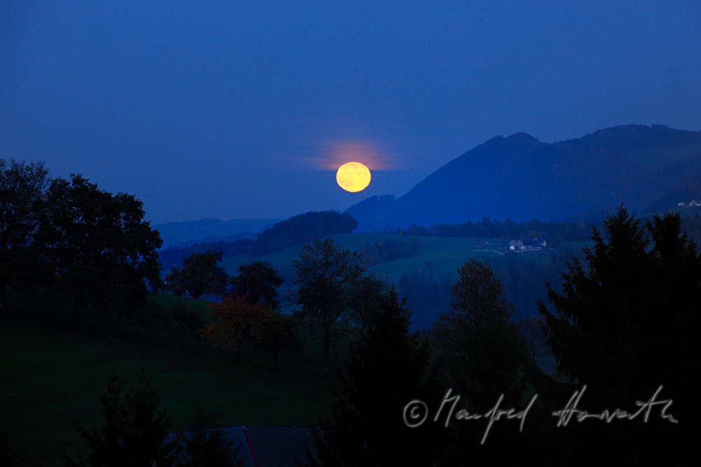 moonrise over the hills
