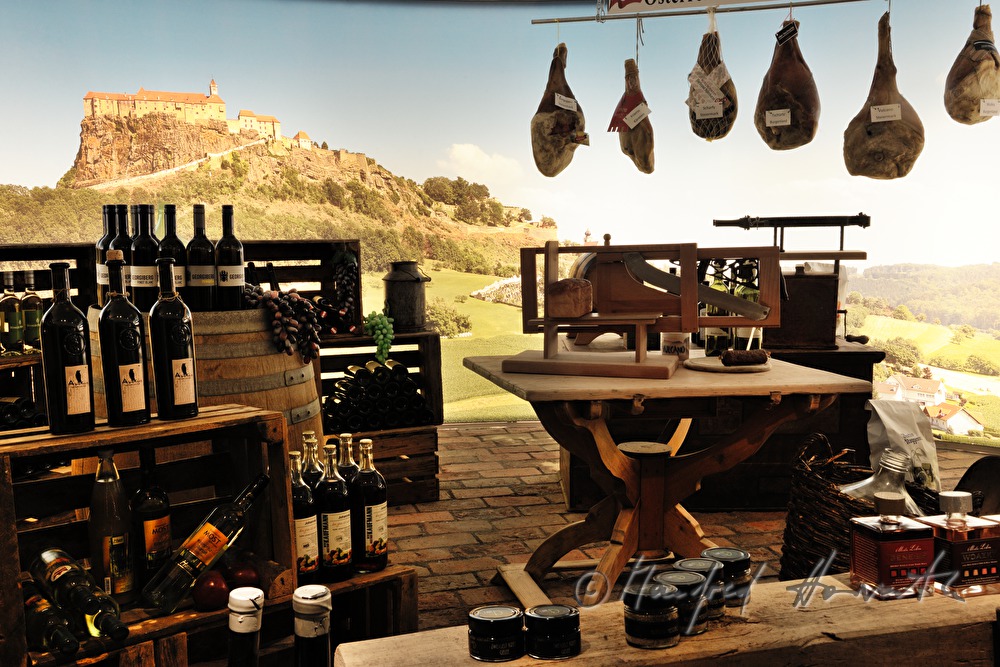 presentation of local culinary specialities