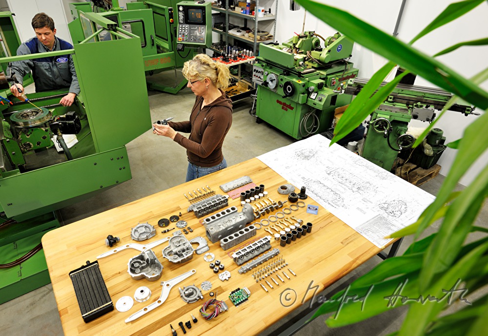 making of a supercharged V12 aircraft engine