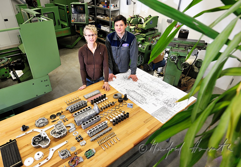 making of a supercharged V12 aircraft engine