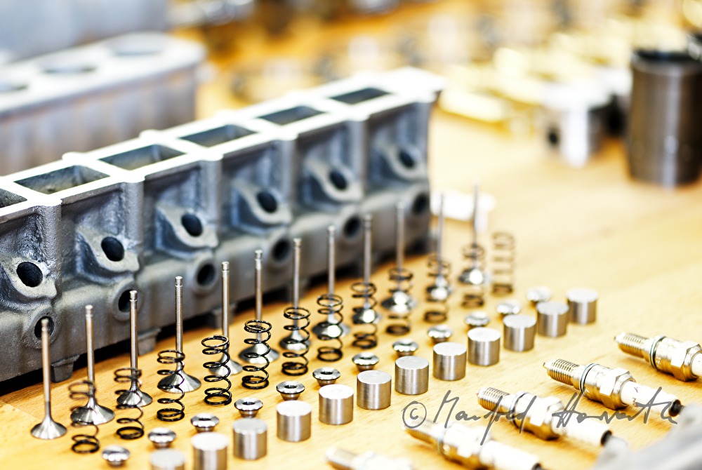 assembling of a supercharged V12 aircraft engine