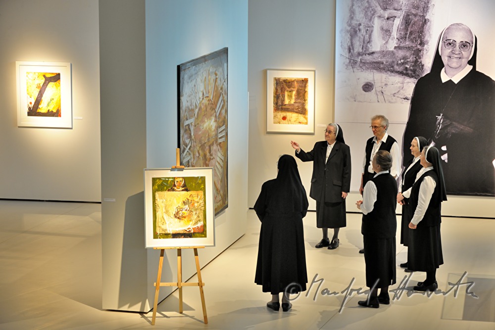 nuns visiting the exhibition of Elfriede Ettl