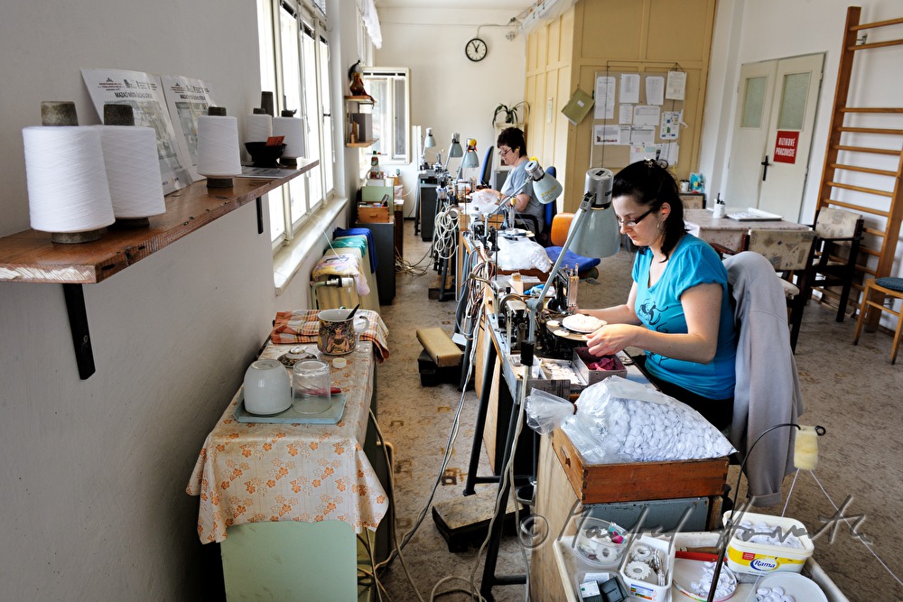 workwoman at the yarn button factory Slesinger