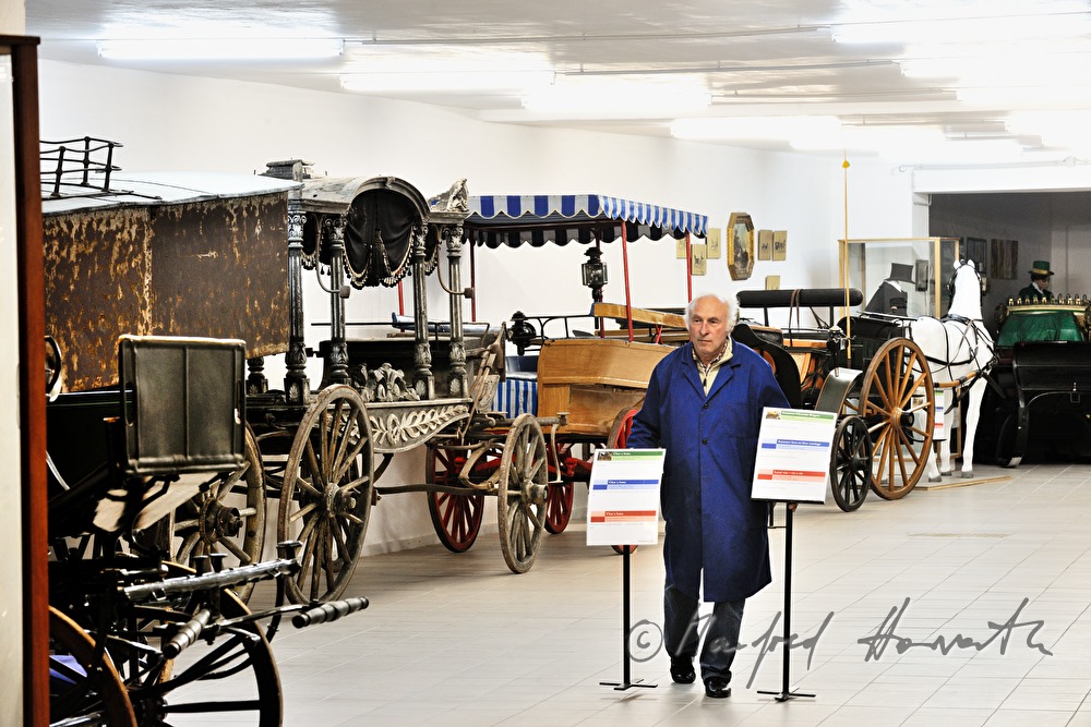 miscellaneous carriages and the director of the Museum for Carriages