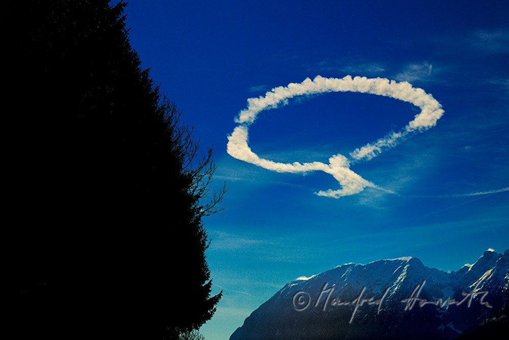 cloud in the form of a ringlet