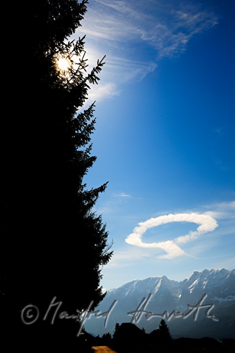 cloud in the form of a ringlet