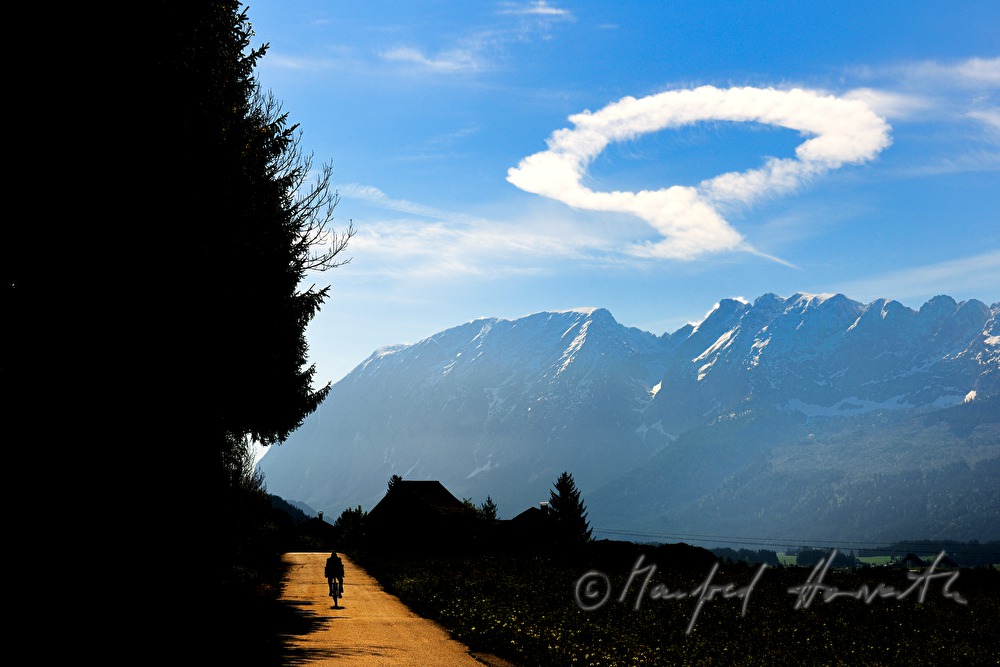 cloud in the form of a ringlet