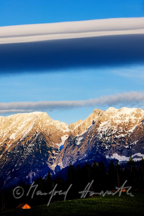 straitformed, stratified cloud