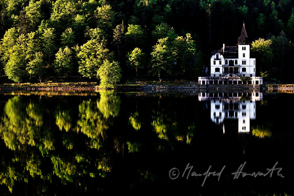 Villa Castiglione on the lakeshore