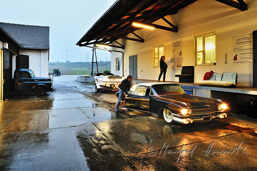 Cadillac Eldorado 1959 in front of the workshop
