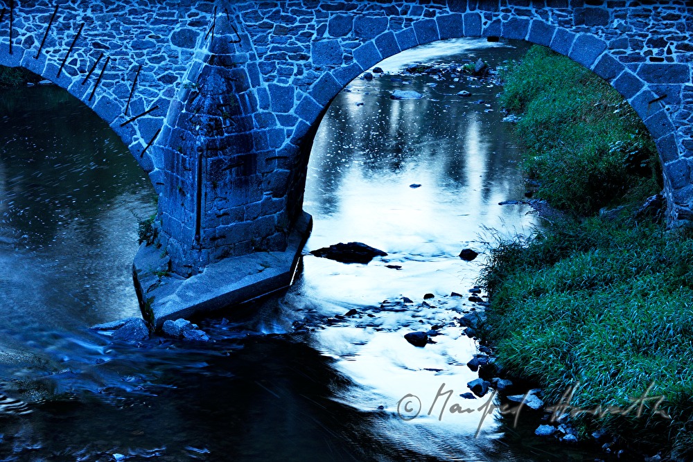 Romanesque stone bridge from the 12th century