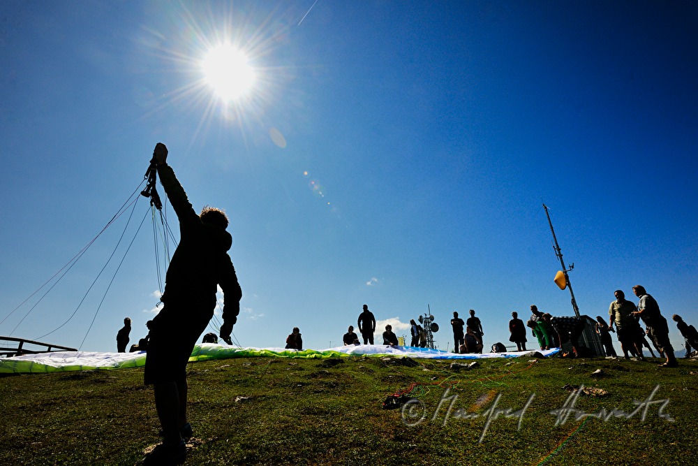 paragliders on the Gemeindealpe (1626 meters)