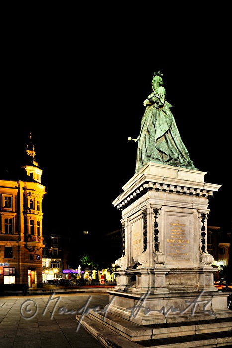 Maria-Theresia-Denkmal (monument)
