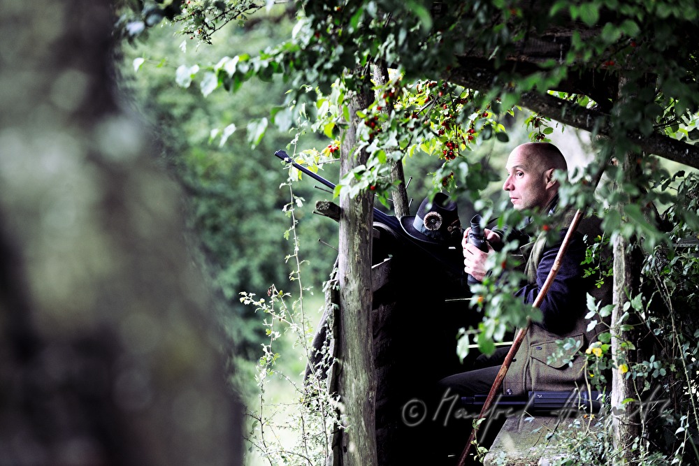 hunter on the deer stand