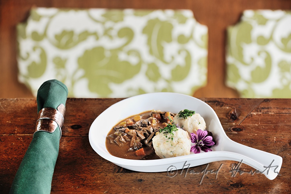 Austrian food: Beuschel mit Semmelknödel