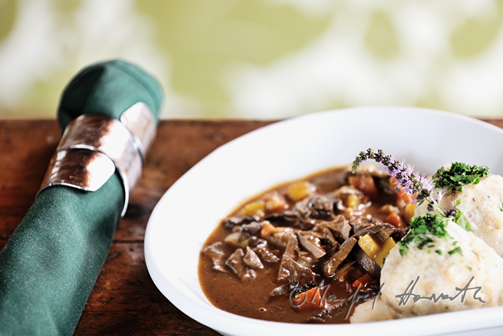 Austrian food: Beuschel mit Semmelknödel