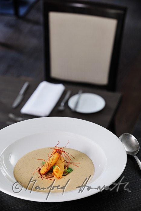 chestnut-walnut-soup with black pudding wan tan