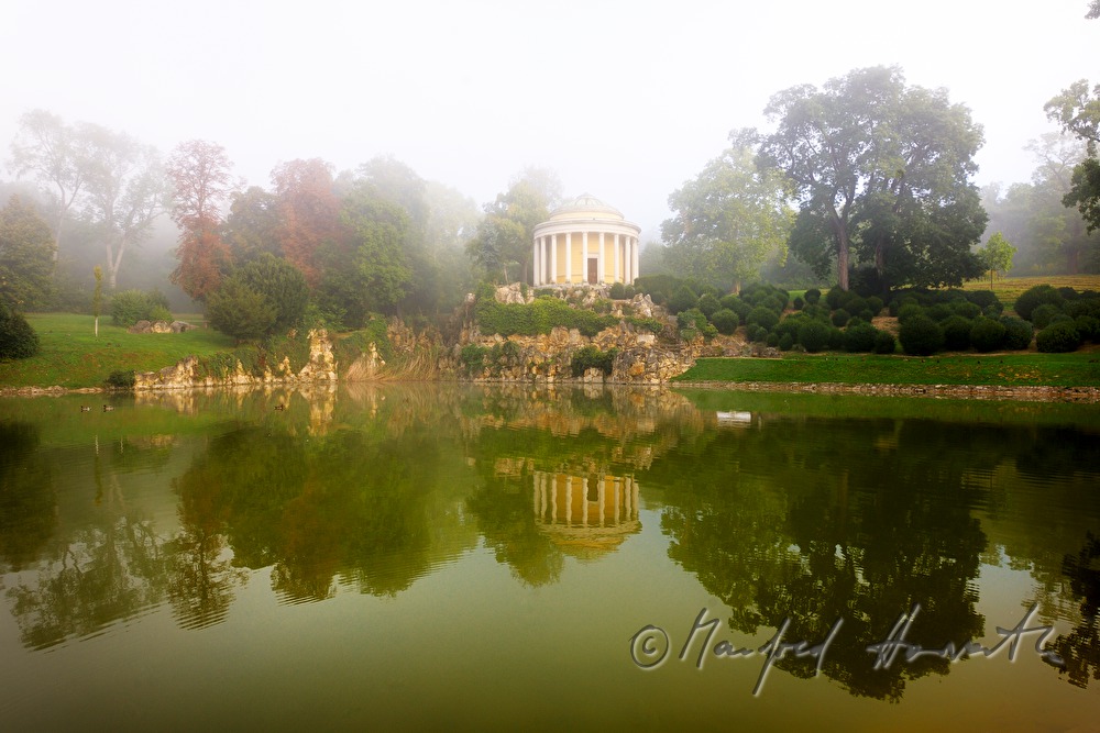 Leopoldinentempel in the landscape garden