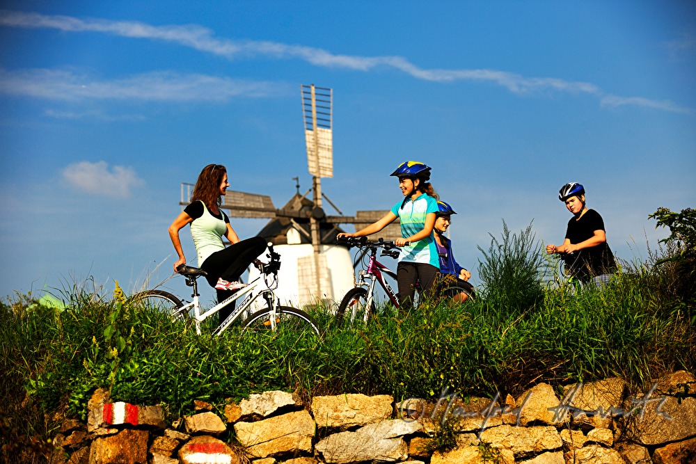 bicyclist nar the windmill