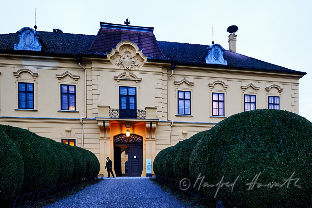 Castle Eckartsau surrounded by an English Garden