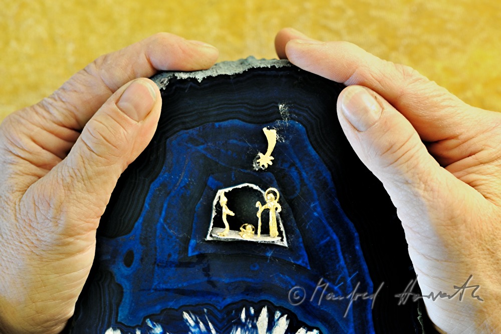 miniature christmas crib in an agate stone