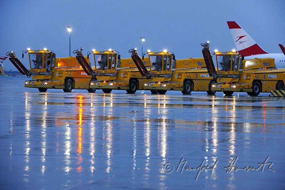 machines for deicing of the plane wings