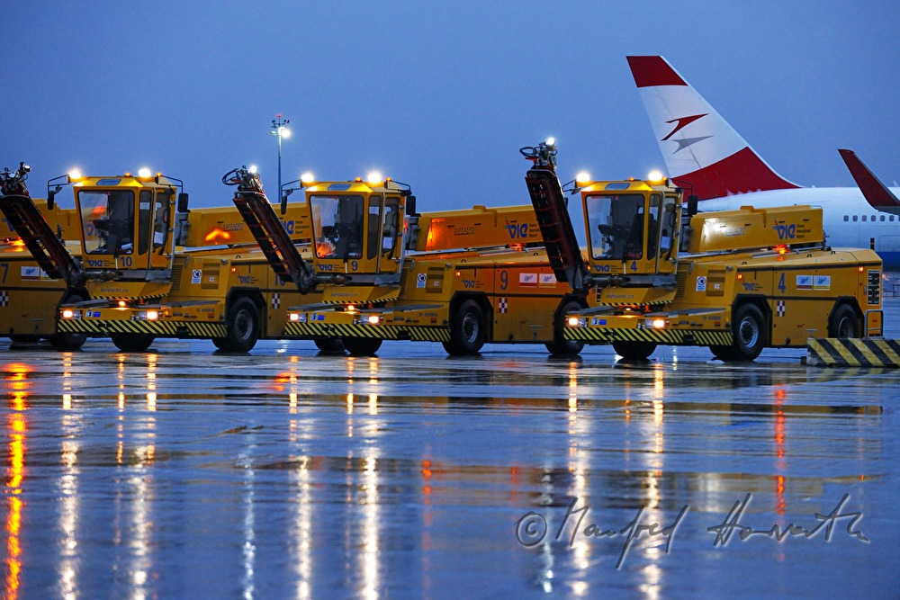 machines for deicing of the plane wings