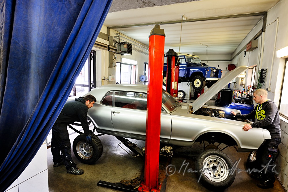 Mercury Cougar in the workshop for restauration
