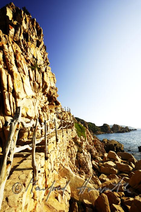 cottage in the steep granite cliffs