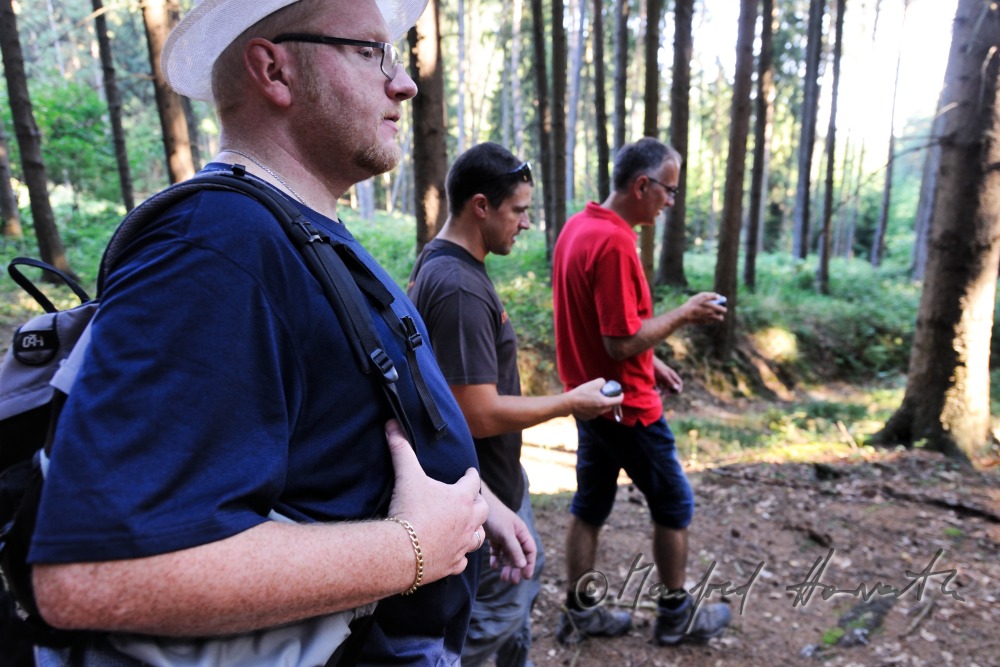 group of participants following a GPS-signal