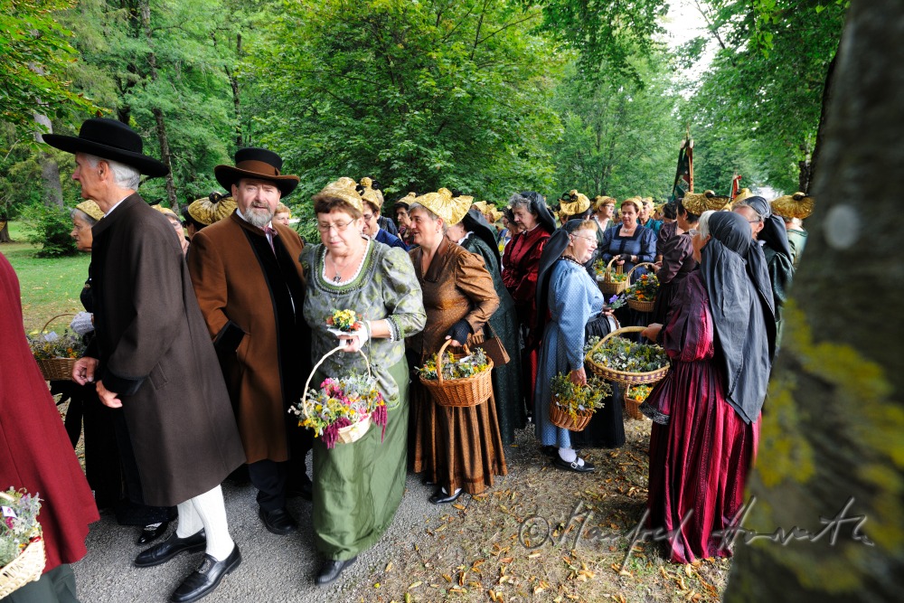 procession to the church in traditional clothes