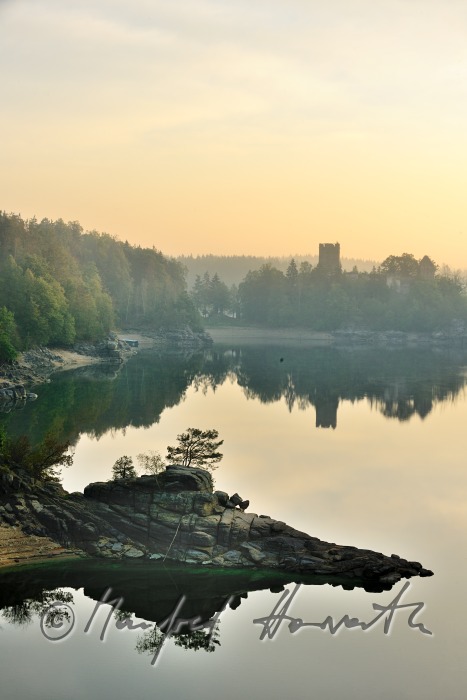 Castle Lichtenfels in the storage lake Ottenstein
