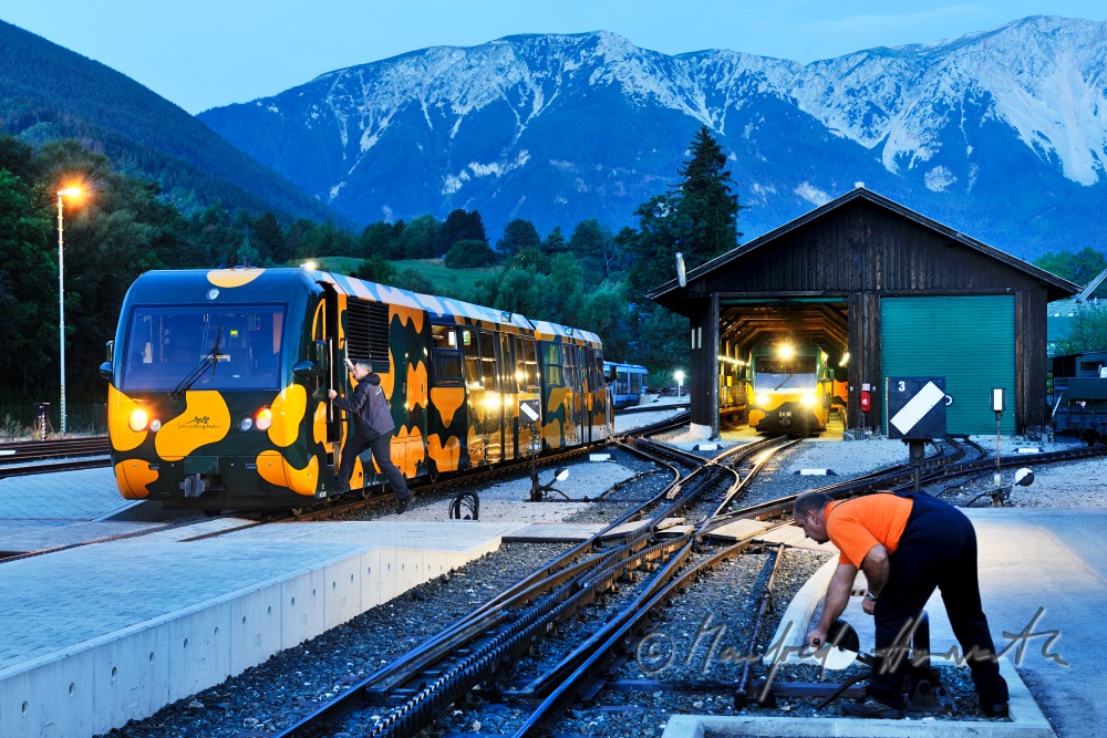 cog railway in the railwaystation of 