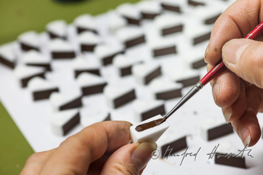 production of snow globes