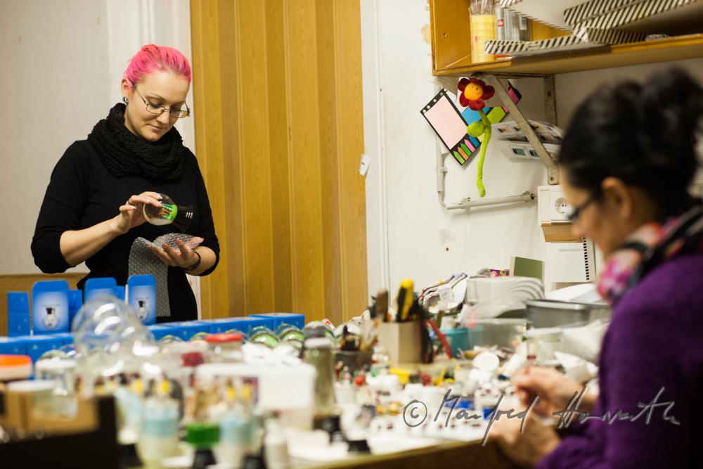 production of snow globes