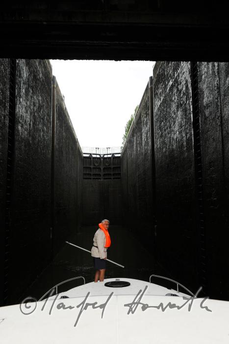 house boat entering an eleven meter high flood gate