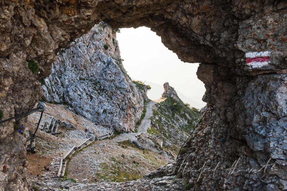 hiking path 