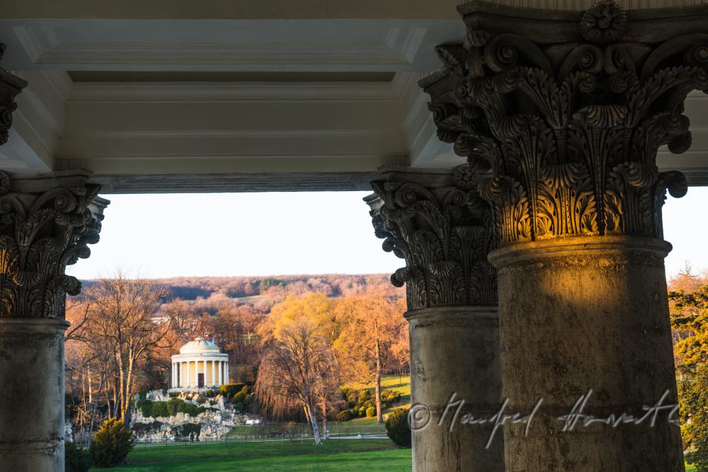 columns of the portico and the Leopoldinentempel