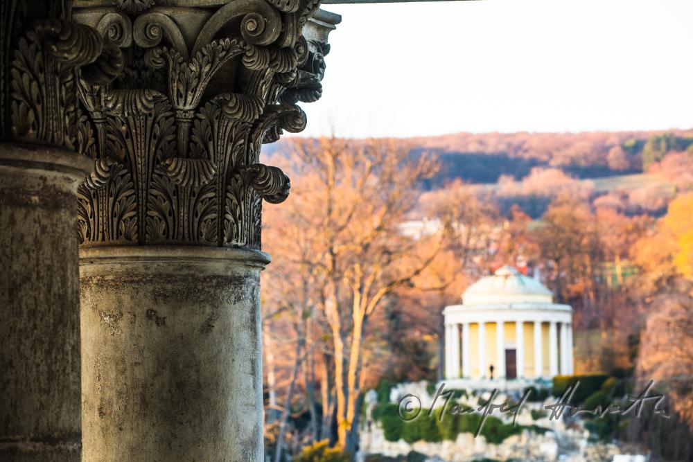 columns of the portico and the Leopoldinentempel