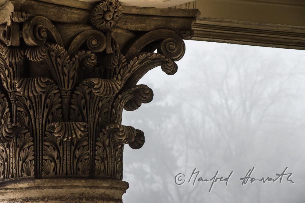 classicistic columns of the portico