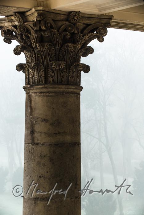 classicistic columns of the portico