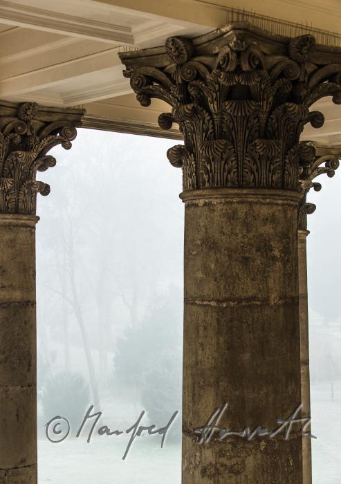 classicistic columns of the portico