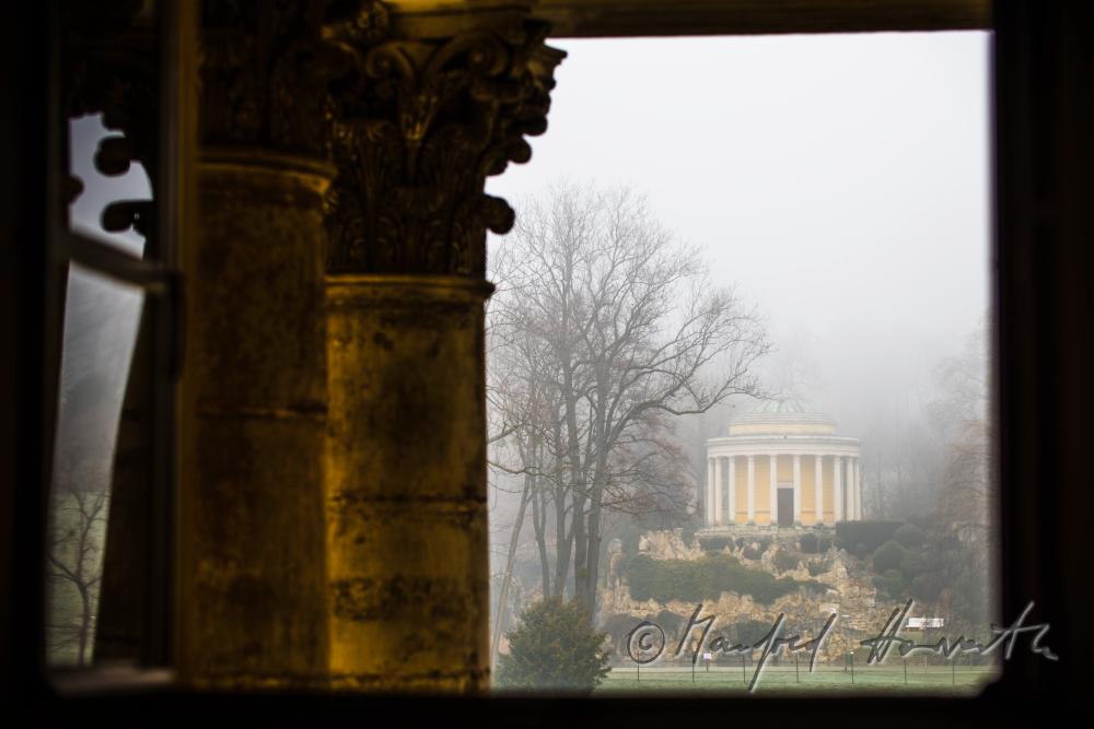columns of the portico and the Leopoldinentempel