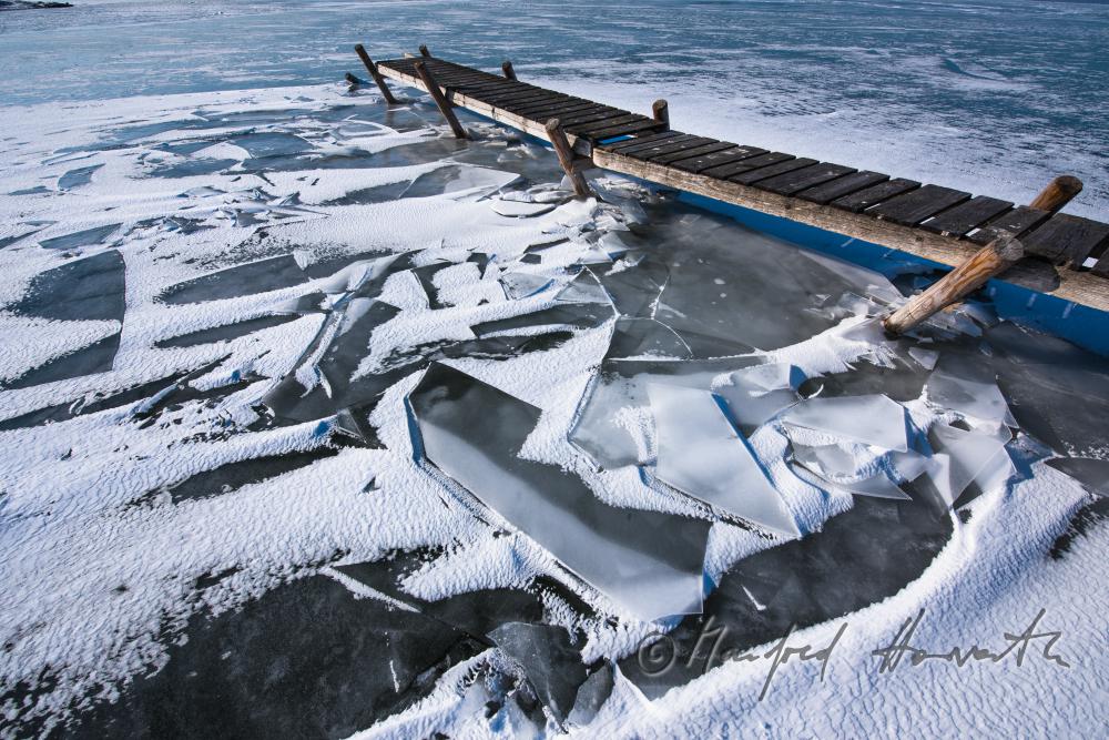ice floes broke a pontoon near the marina