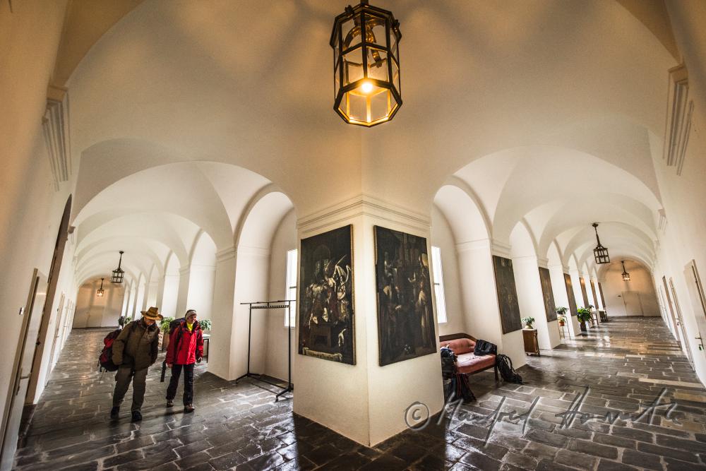 pilgrims in the gangway on the way to the monks cell