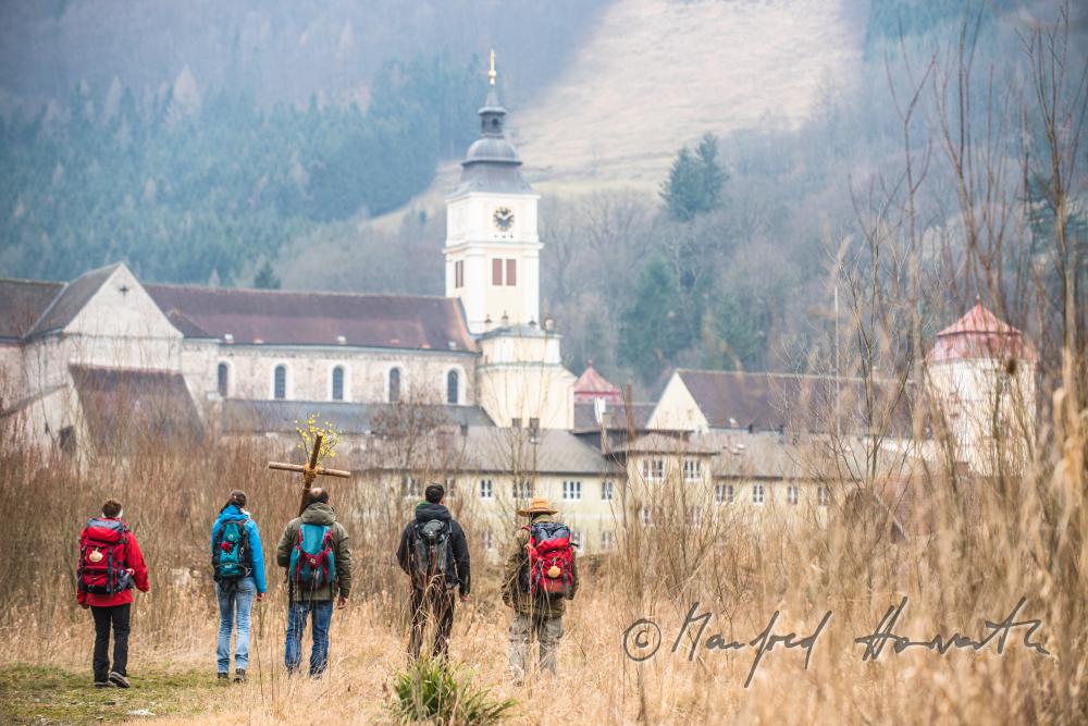 pilgrims on their way to Mariazell