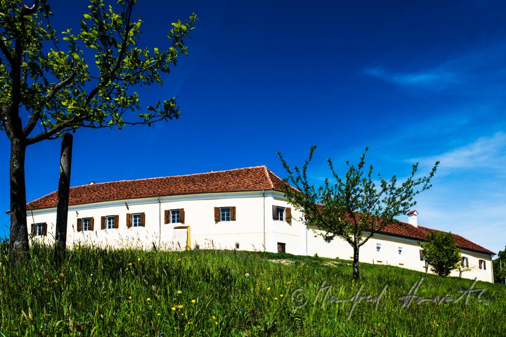 castle Tabor on top of a hill