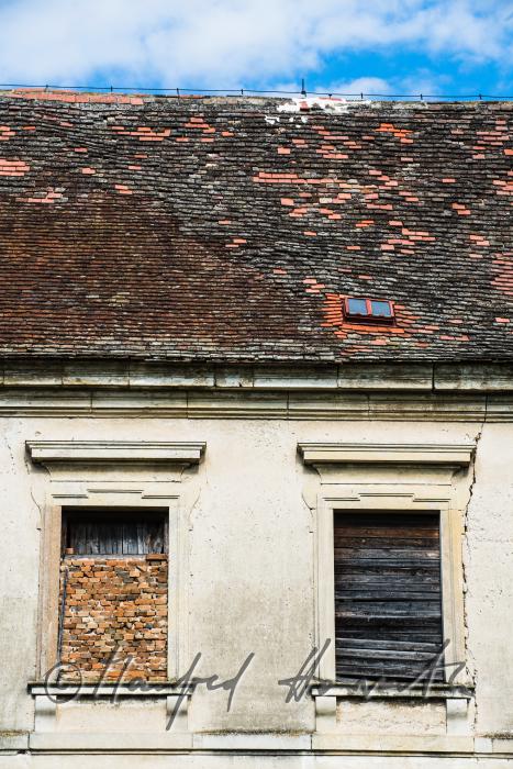 windows of the southern fassade of Castle Thürnthal